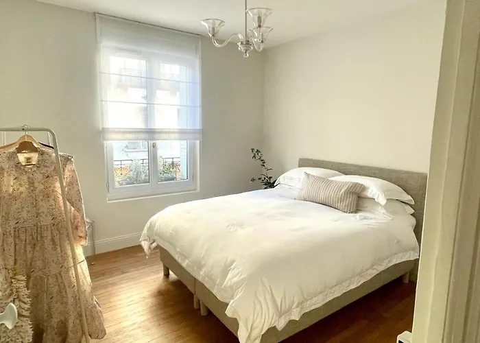 Petit Premium Hypercentre Terrasse Apartment Epernay